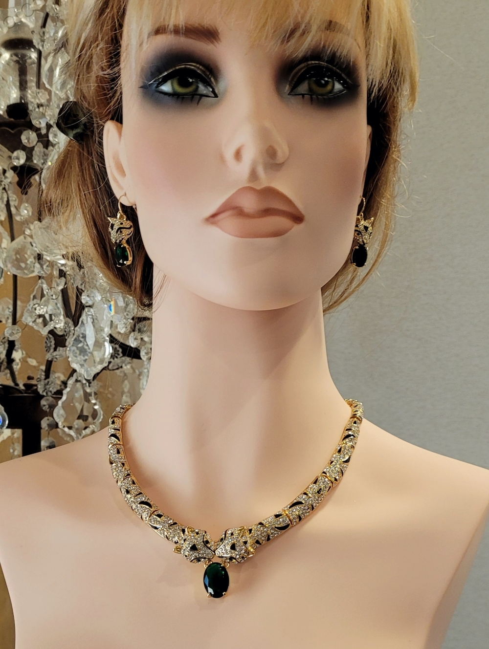 Jaguar Double Head Gold-Toned Emerald  Jewelry Set Collar Necklace Drop Earrings